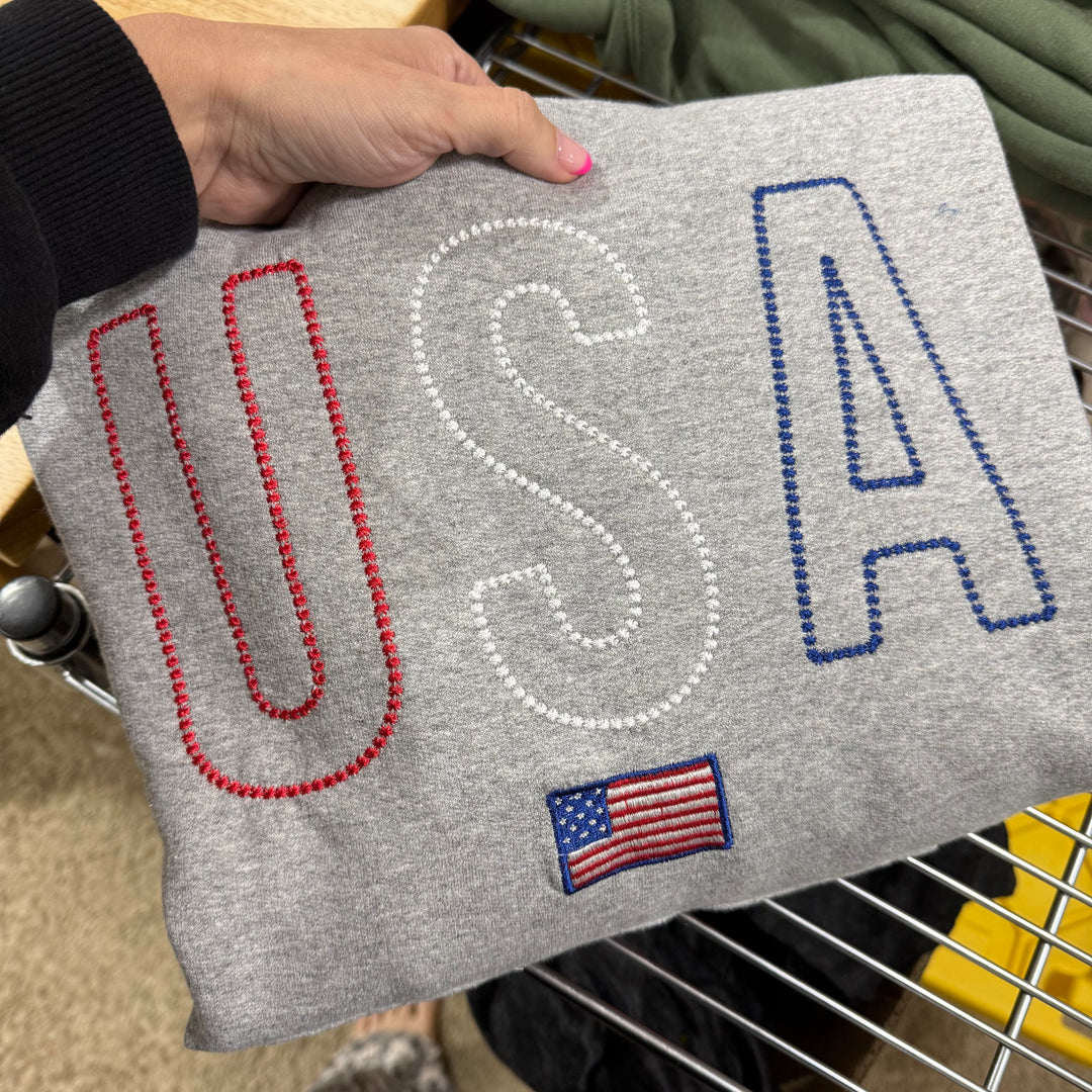 Raw neckline USA sweatshirt