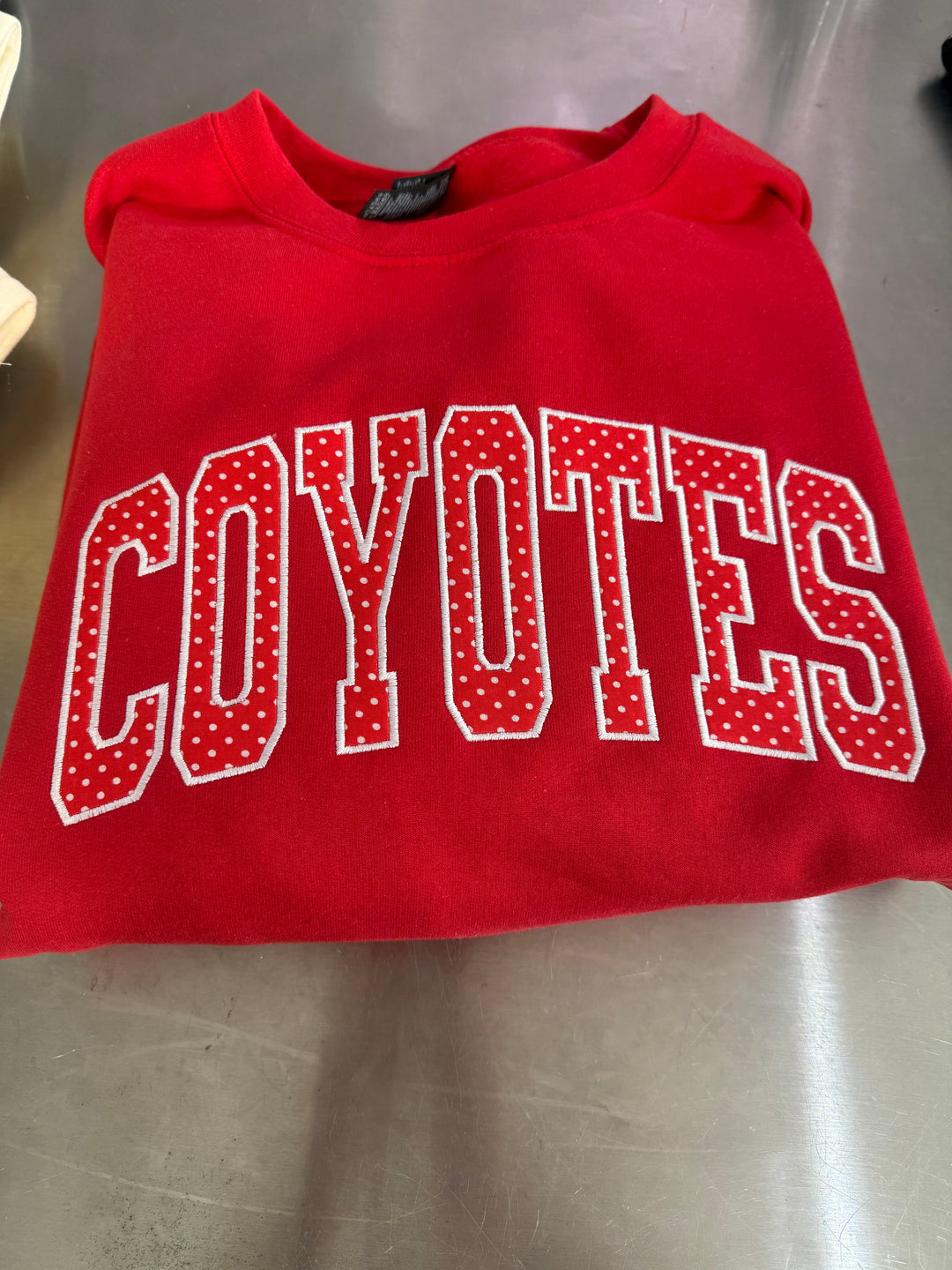 CUSTOM APPLIQUE EMBROIDERY FABRICS CREW NECKS
