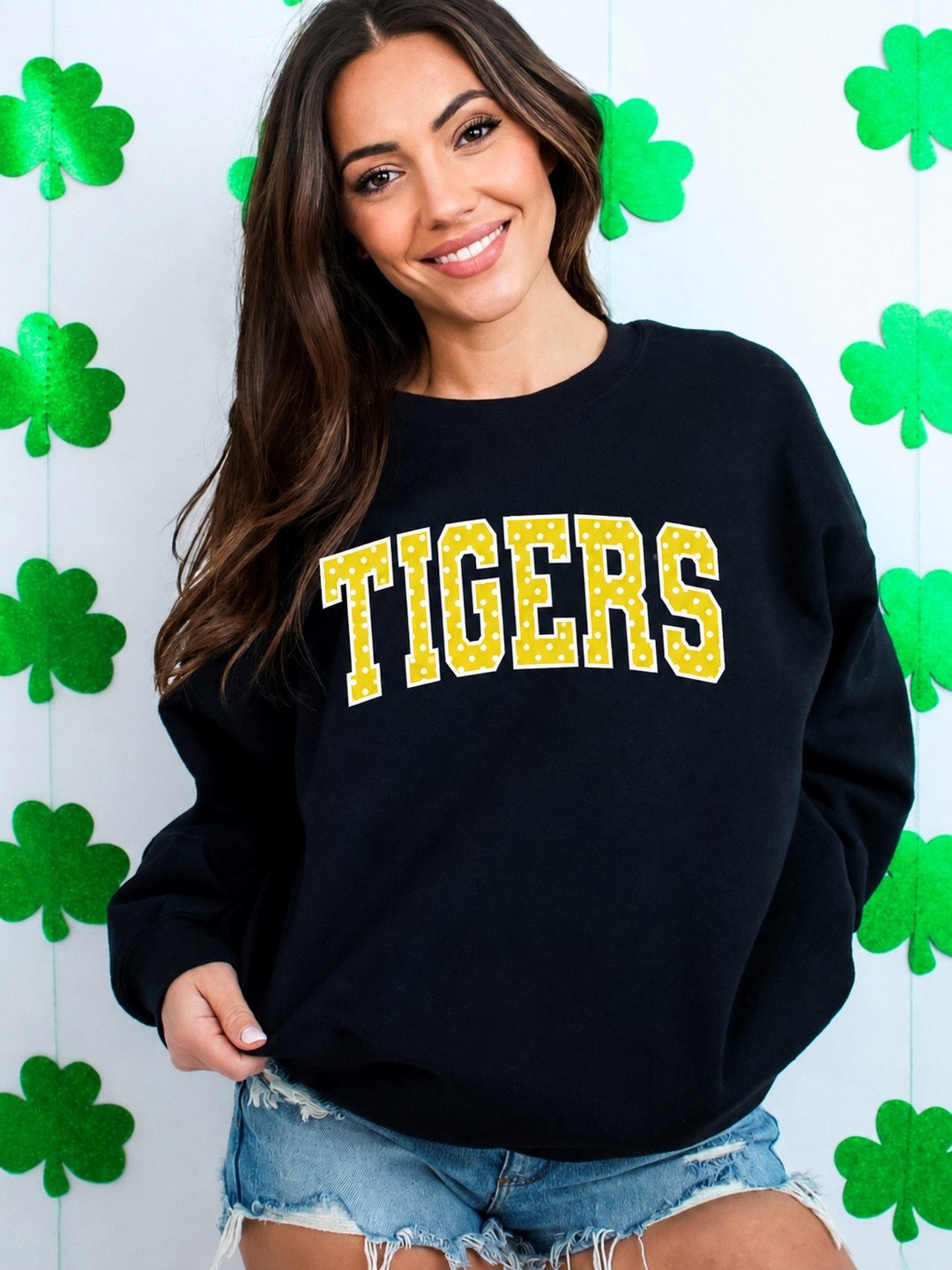 CUSTOM APPLIQUE EMBROIDERY FABRICS CREW NECKS